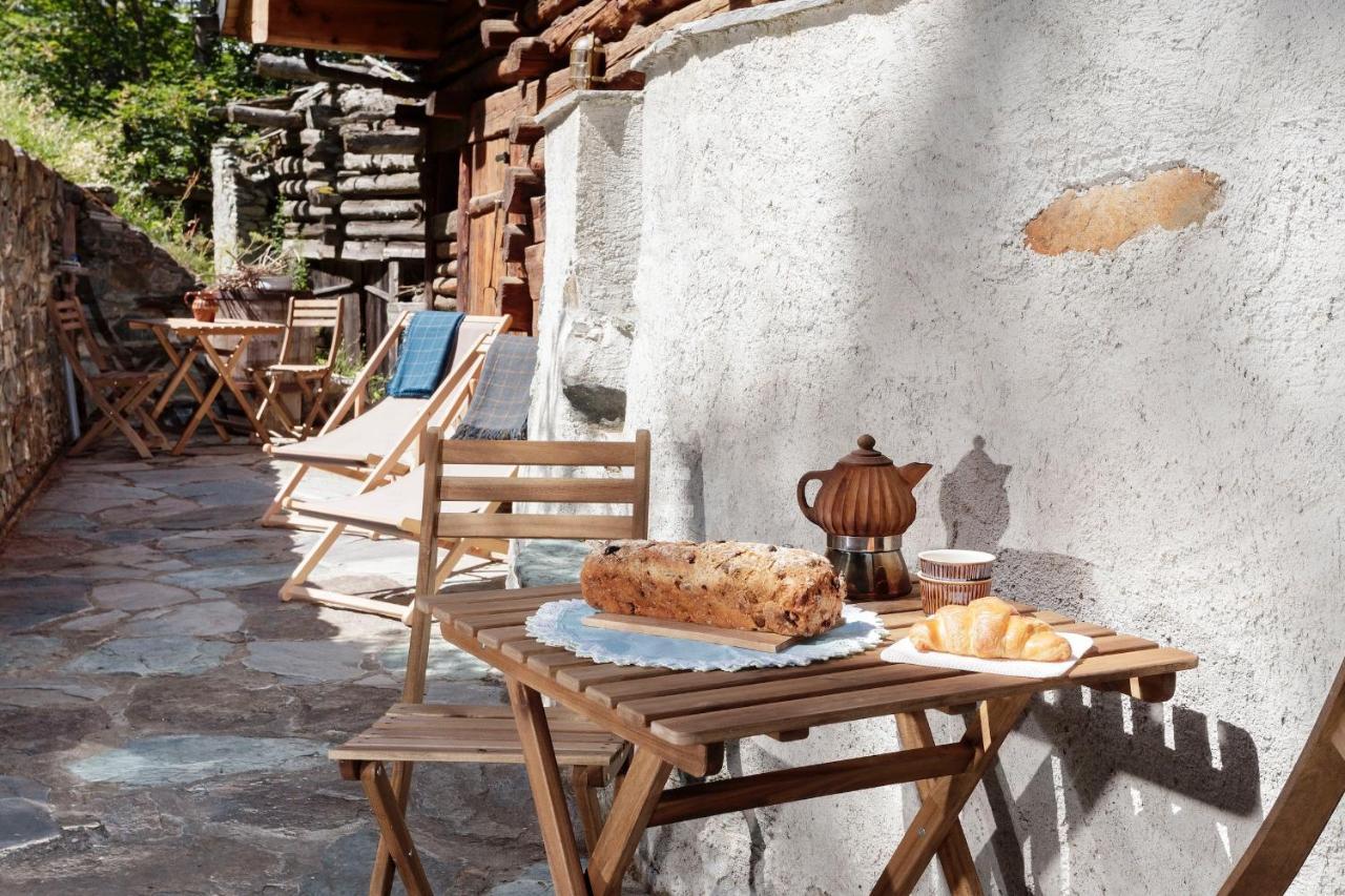 Hellochalet - Chalet Da Miro - Sunny Terraces With Stunning Matterhorn Views, Reachable On Foot Only Valtournenche Exterior foto